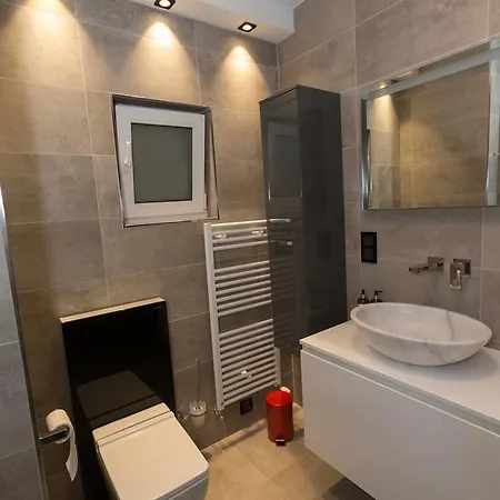 Lux Platinia Central *
