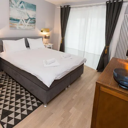 Lux Platinia Central شقة *