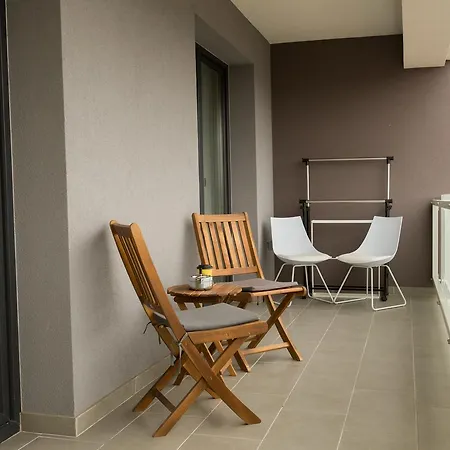 Lux Platinia Central *