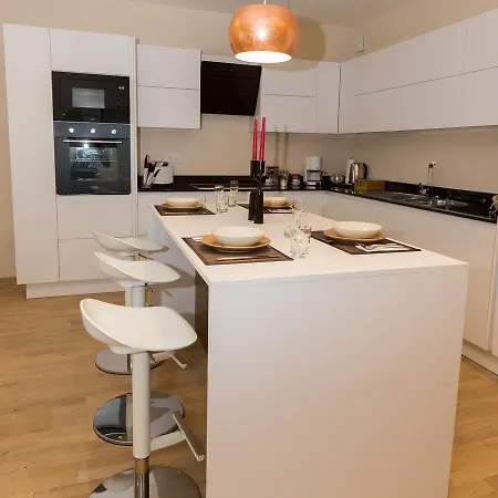 Lux Platinia Central شقة