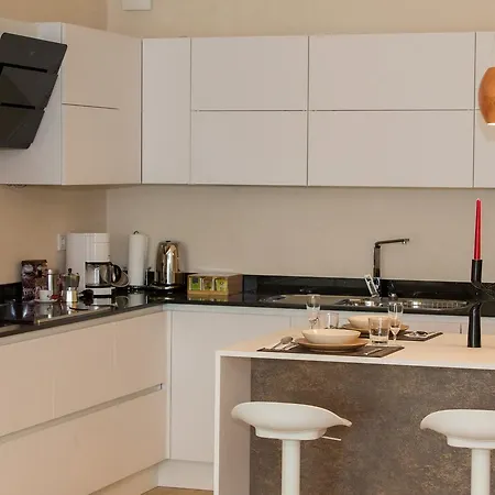 Lux Platinia Central