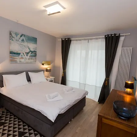 Lux Platinia Central شقة *